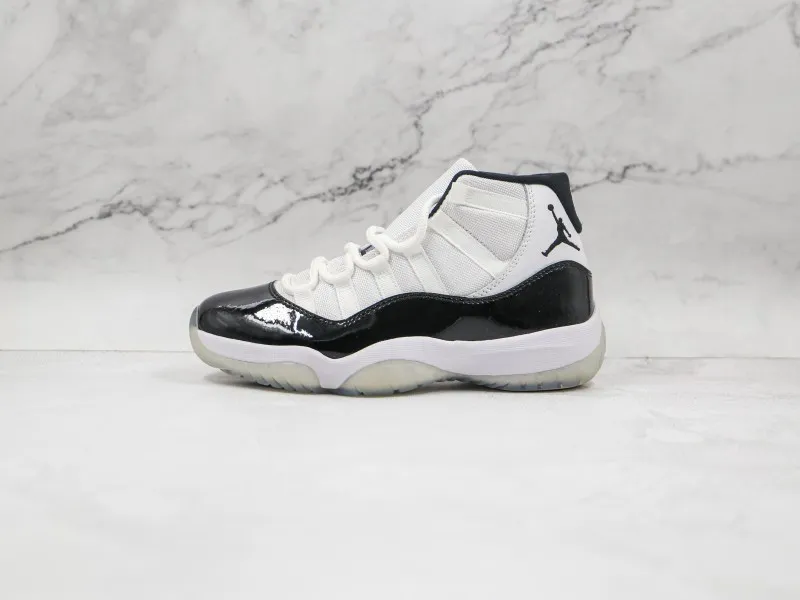Nike Air Jordan 11 Retro Modelo 114H